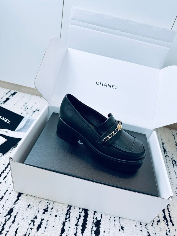 CC Moccasins 55mm In Black Lambskin With Chain 144479
