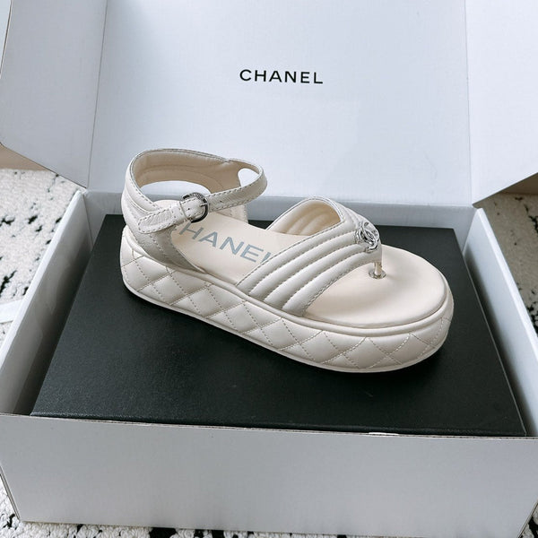CC Sandals In White Lambskin 144530