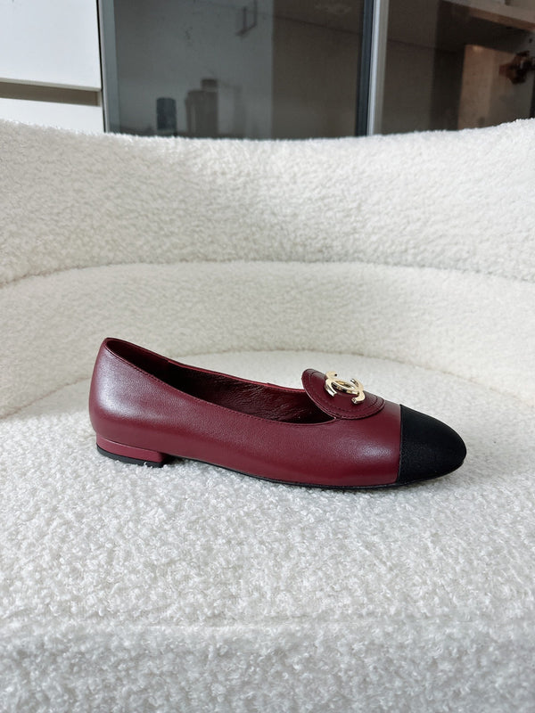 CC SS 2026 Mocassins Noirs et Bordeaux en Cuir de Veau 628307