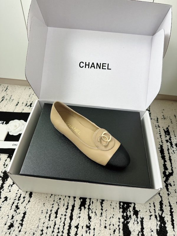 CC SS 2026 Pre Moccasin Black Beige Calfskin 628298