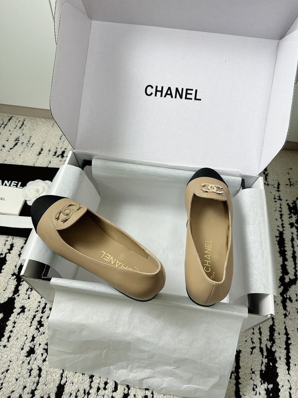 CC SS 2026 Pre Moccasin Black Beige Calfskin 628298