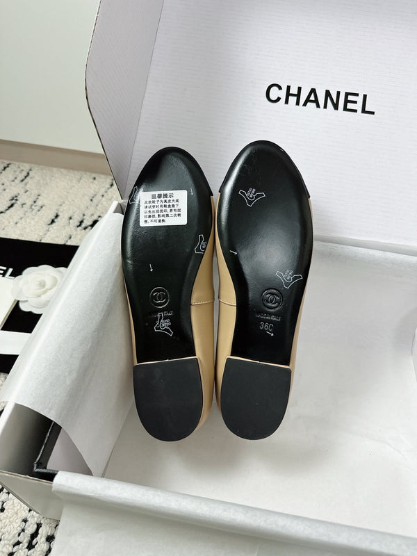 CC SS 2026 Pre Moccasin Black Beige Calfskin 628298