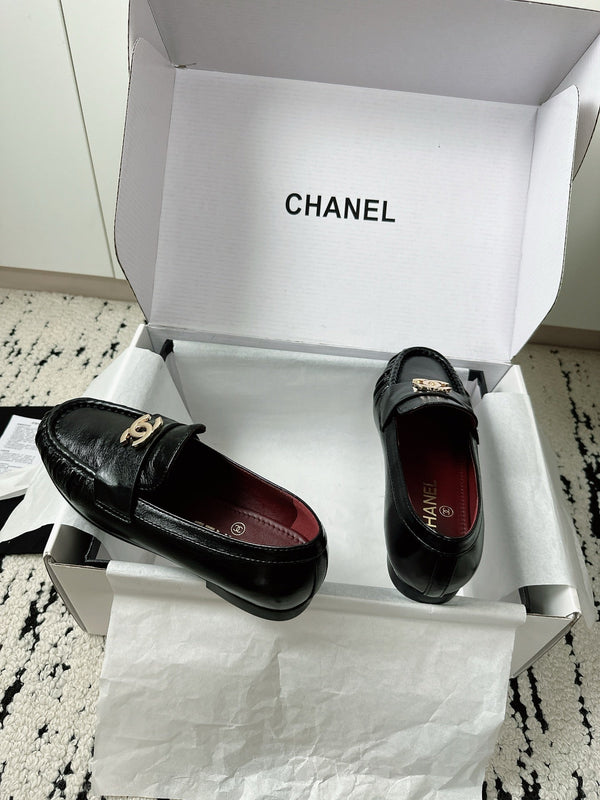 CC 26A Métiers d’art 2026 Loafer Black Glossy Sheepskin 900703