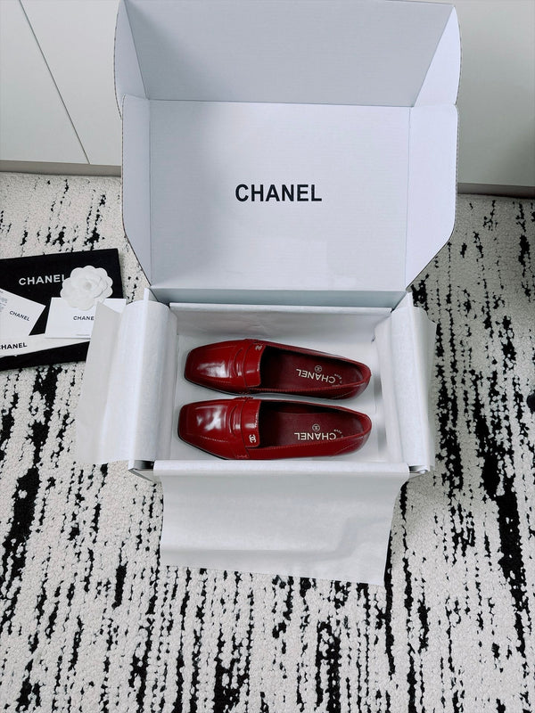 CC AW26 Moccasins Flat Red Shiny Leather 942471