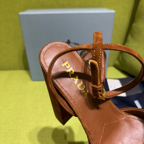 Prada 25 AW Sandales à plateforme Daim marron 564119