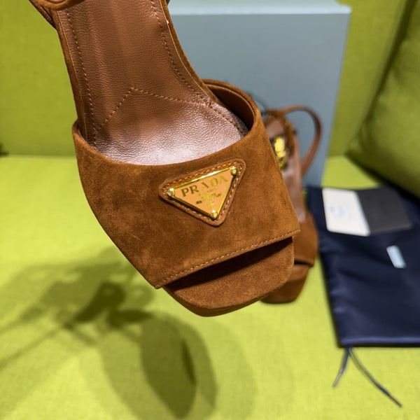 Prada 25 AW Sandales à plateforme Daim marron 564119