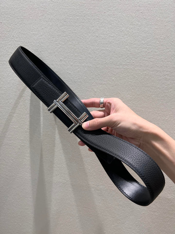 FIBBIA PER CINTURA HM TRAVERSE E CINTURINO REVERSIBILE IN PELLE NERA 38 MM FERRAMENTA IN ARGENTO