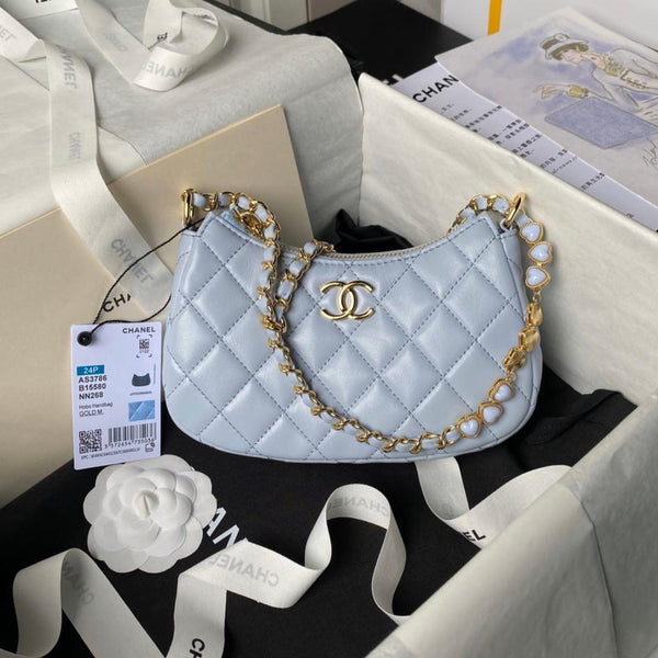 Borsa hobo 24p cc 20cm in pelle di agnello blu nuvola, hardware dorato