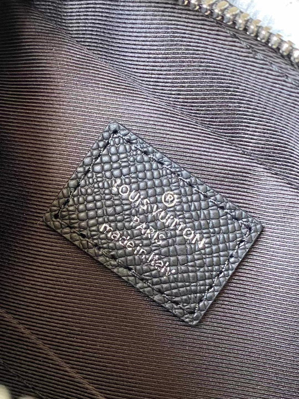 AVENUE MESSENGER 22 IN PELLE DI VITELLO NERA