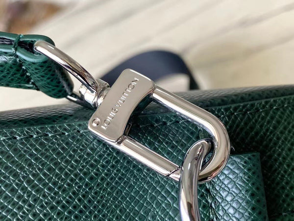 AVENUE MESSENGER 22 IN PELLE DI VITELLO VERDE FORESTA