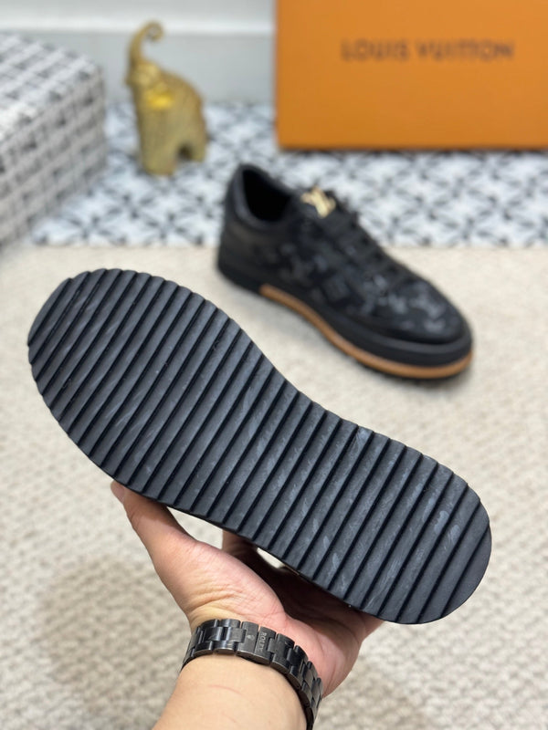 LV TRAINERS IN BLACK CALFSKIN AND JACQUARD