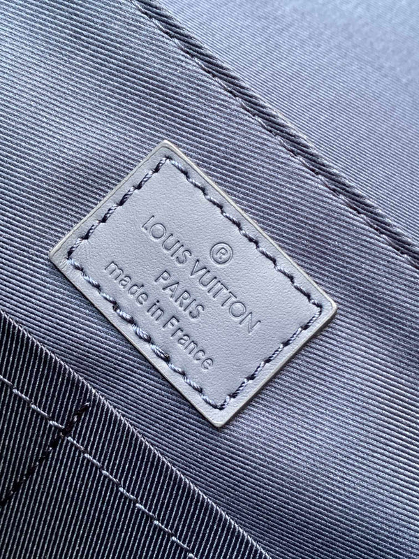 LV Takeoff Messenger 28cm Navy Blue Cowhide