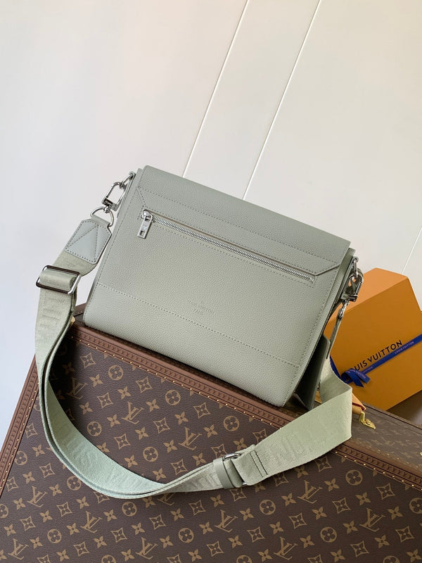 LV Takeoff Messenger 28cm Asphalt Gray Cowhide