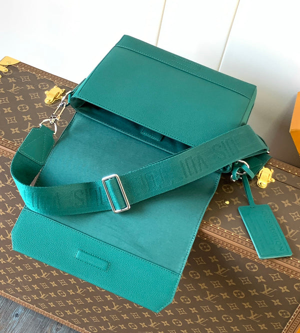LV Takeoff Messenger 28cm EverGreen Cowhide