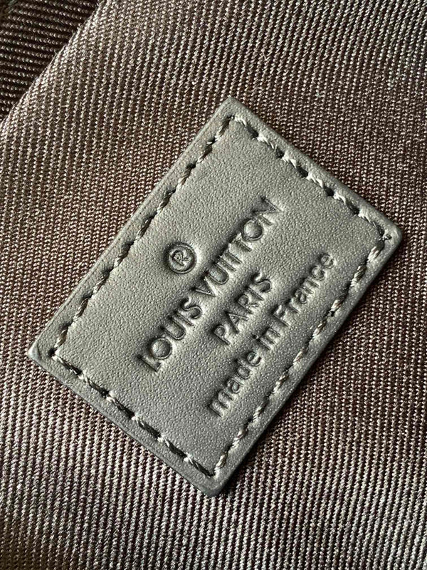 LV Nano Alpha 18,5 cm Tela Monogram Eclipse nera