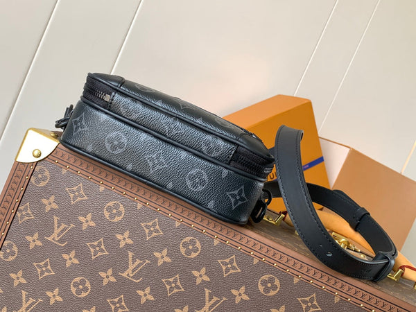 LV Nano Alpha 18,5 cm Tela Monogram Eclipse nera