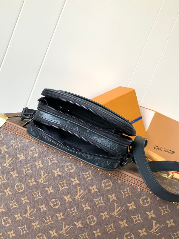 LV Nano Alpha 18,5 cm Tela Monogram Eclipse nera