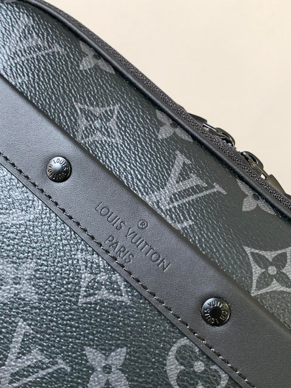 LV Alpha Messenger 24cm Black Monogram Eclipse Canvas