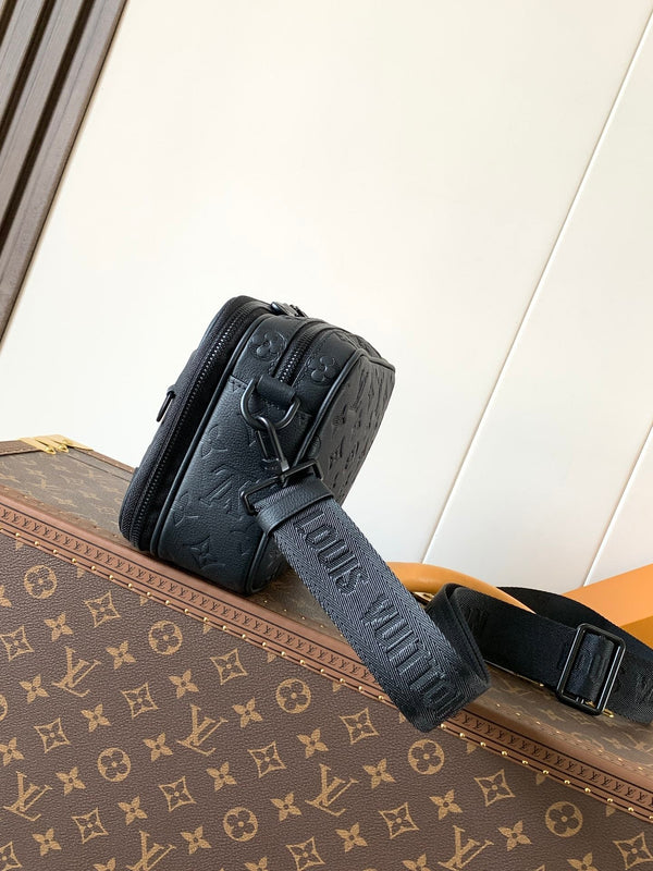 LV M46955 Alpha Messenger 24 cm Monogram Embossed Shadow Cowhide