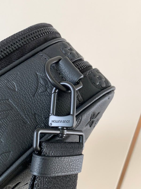 LV M46955 Alpha Messenger 24 cm Monogram Embossed Shadow Cowhide