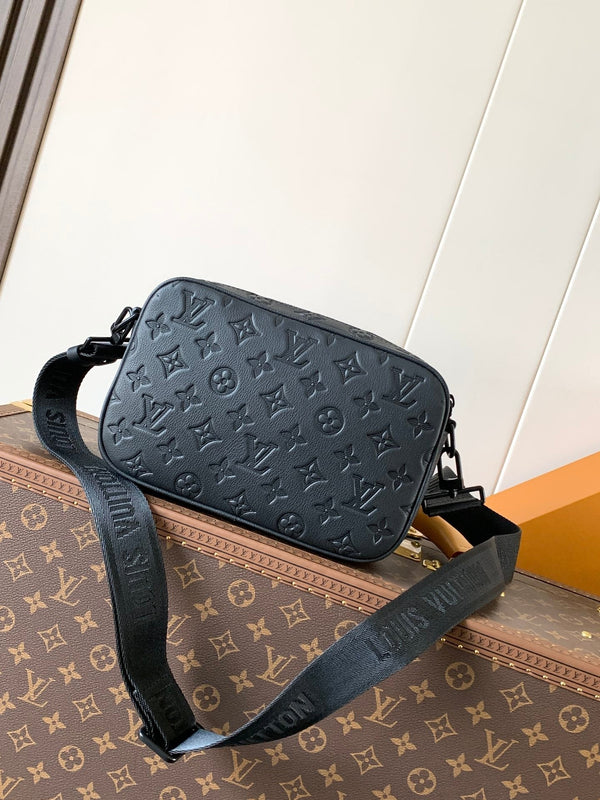 LV M46955 Alpha Messenger 24 cm Monogram Embossed Shadow Cowhide