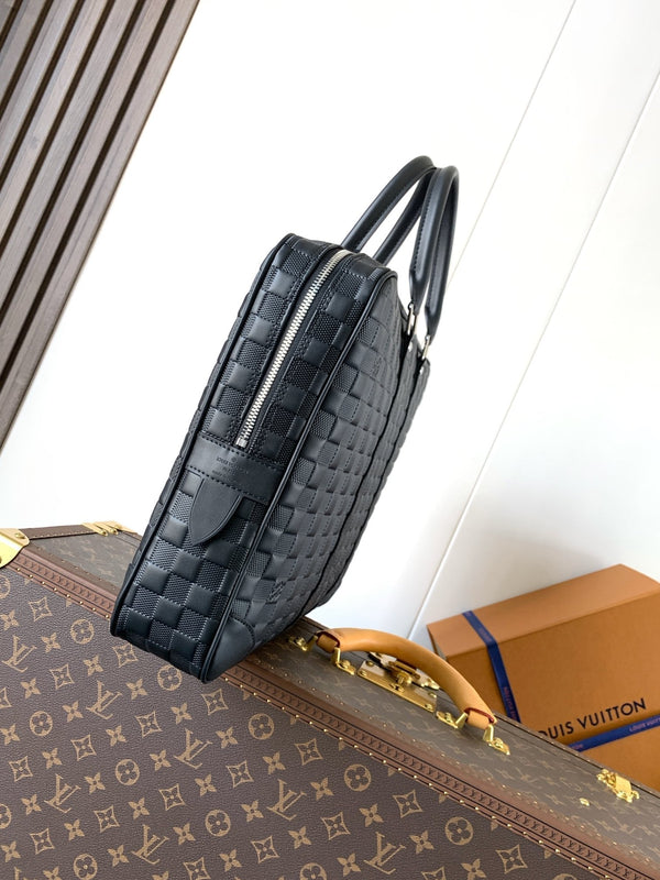 LV Porte-Documents Voyage Black Damier Infini leather