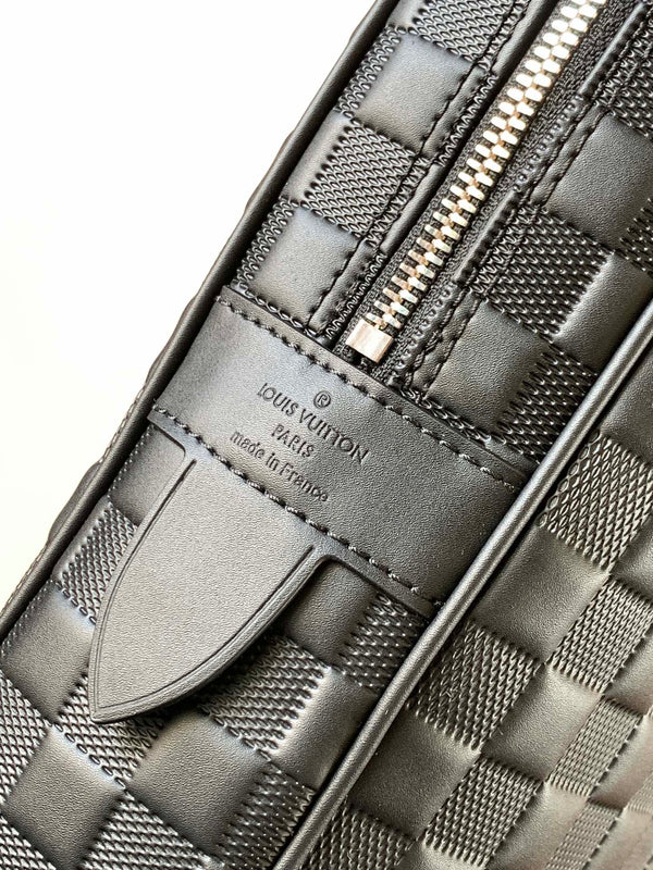 LV Porte-Documents Voyage Black Damier Infini leather