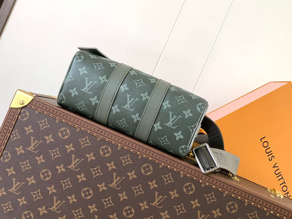 LV Keepall Bandoulière 25 Khaki Green Monogram Gradient Canvas