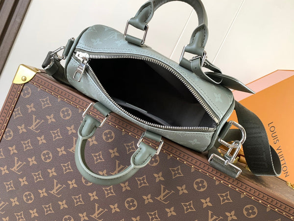 LV Keepall Bandoulière 25 Khaki Green Monogram Gradient Canvas