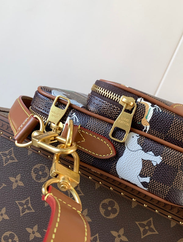 LV Nil Messenger Bag 25cm Brown Animal Printed Monogram Canvas