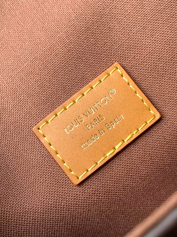 LV Cargo Wearable Wallet 23cm Brown Monogram Canvas & Cowhide GHW