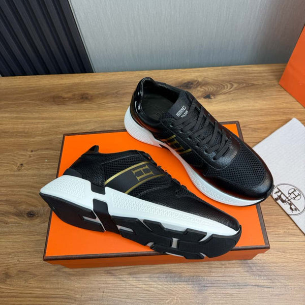 Sneaker da uomo HM in pelle di vacchetta nera a rete 519225