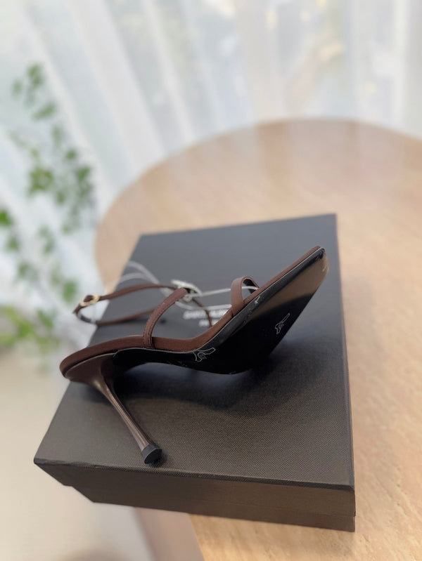 SANDALO TACCO ALTO 10 CM IN CREPE DI RASO MARRONE CIOCCOLATO E CRISTALLI