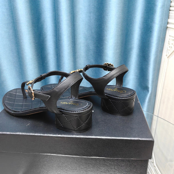 sandalo infradito cc 40 in pelle di vitello nera con logo a rombi