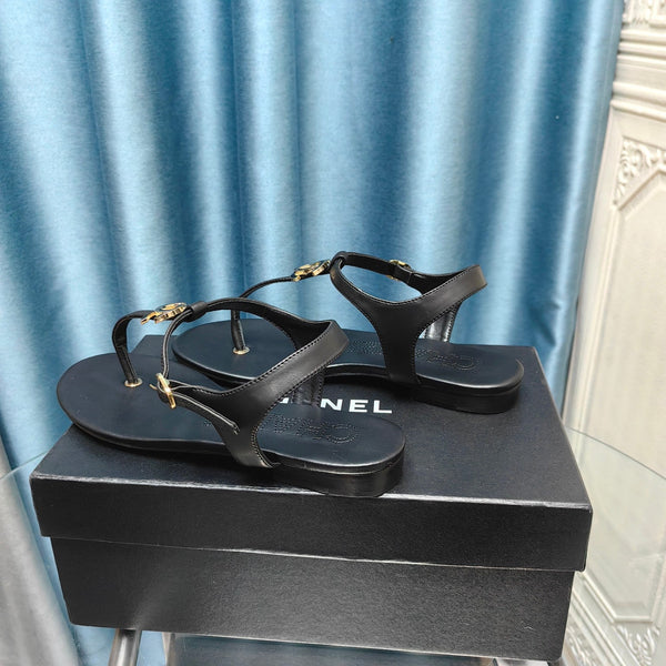 sandalo infradito cc 15 in pelle di agnello nera con logo smaltato nero