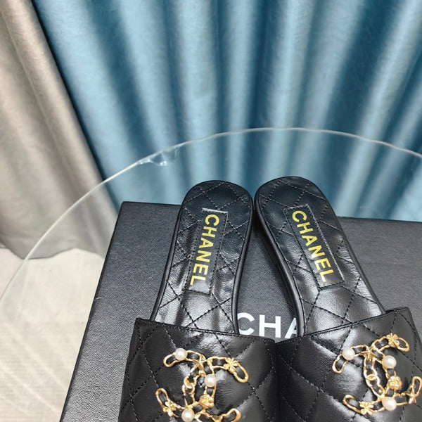 sandalo mulo trapuntato in pelle di vitello nera mop