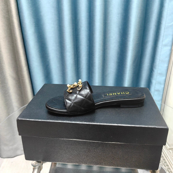 sandalo mulo trapuntato in pelle di vitello nera mop