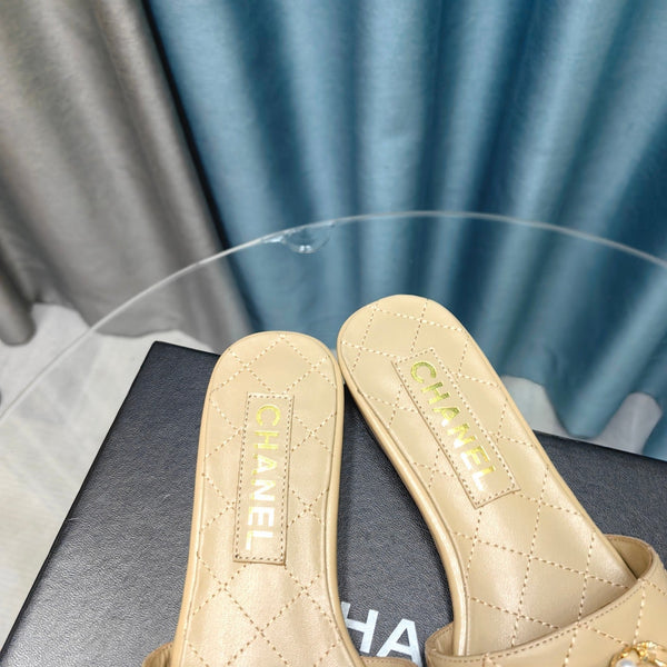 mule sandal quilted beige calfskin mop