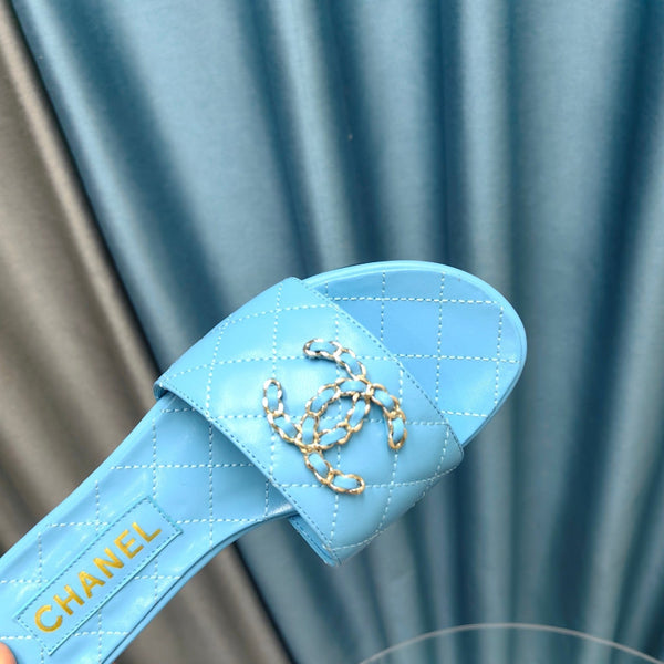 sandalo mulo trapuntato in pelle di vitello blu nuvola