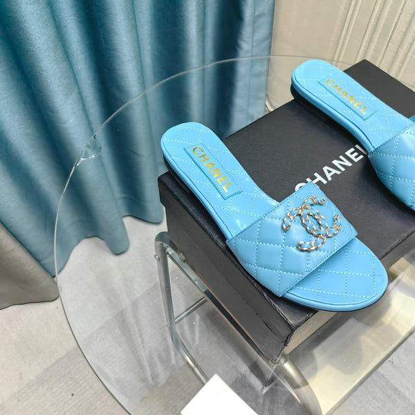 sandalo mulo trapuntato in pelle di vitello blu nuvola