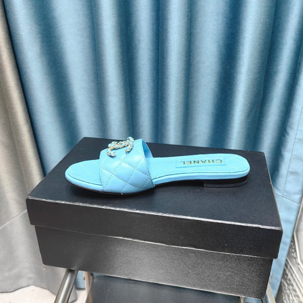 sandalo mulo trapuntato in pelle di vitello blu nuvola