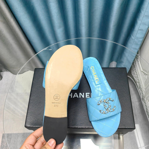 sandalo mulo trapuntato in pelle di vitello blu nuvola