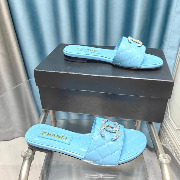 sandalo mulo trapuntato in pelle di vitello blu nuvola