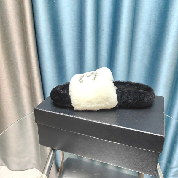 CC Slippers White Mix Black With Logo Fleece