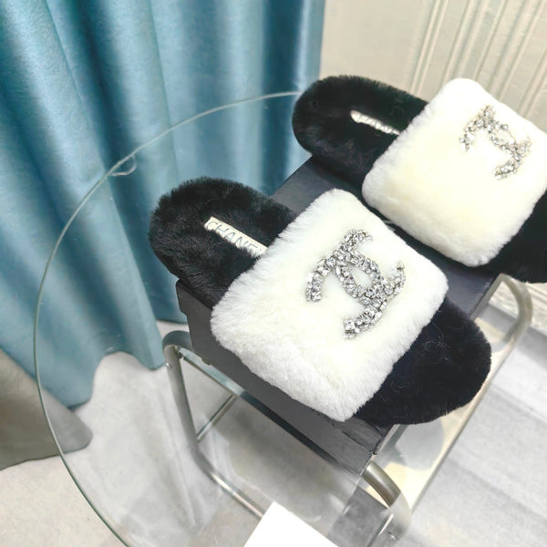 CC Slippers White Mix Black With Logo Fleece
