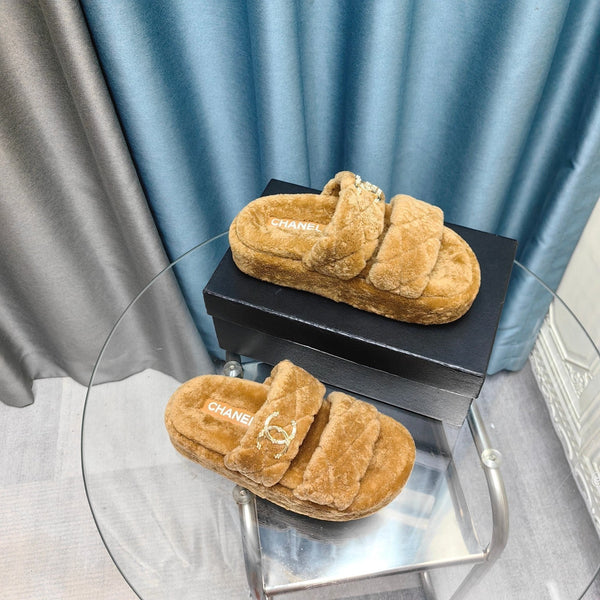 CC Slippers Light Brown Pattern Fleece Wool