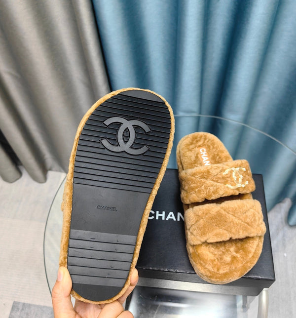 CC Slippers Light Brown Pattern Fleece Wool