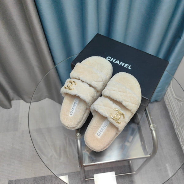 Ciabatte CC in pile di lana con motivo bianco