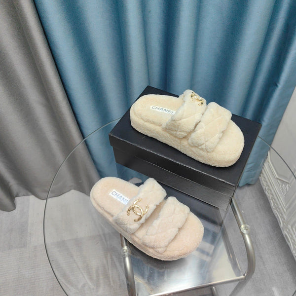 Ciabatte CC in pile di lana con motivo bianco