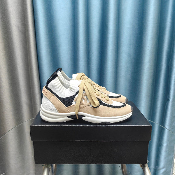 CC Sneaker Beige Bianco Pelle Scamosciata e Tessuto a Rete in Poliestere